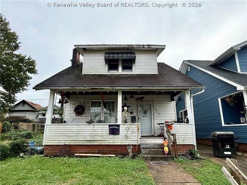 2713 4th Ave, Huntington, WV, 25702-1307 | Card Image
