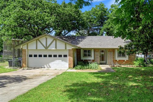 1017 Jarvis Ln, Azle, TX, 76020-3321 | Card Image