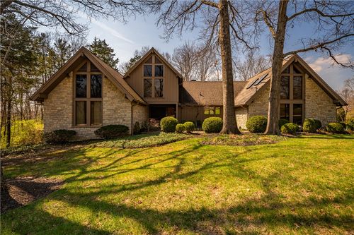 6853 Cloister Cliffs Dr, Middletown, OH, 45042-9226 | Card Image