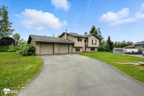 18033 Teklanika Dr, Eagle River, AK, 99577-8245 | Card Image