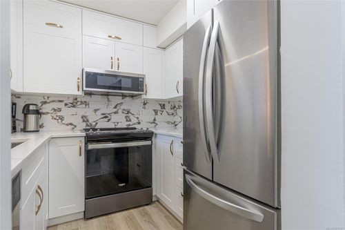 10-1906 Bowen Rd, Nanaimo, BC, V9S5S6 | Card Image