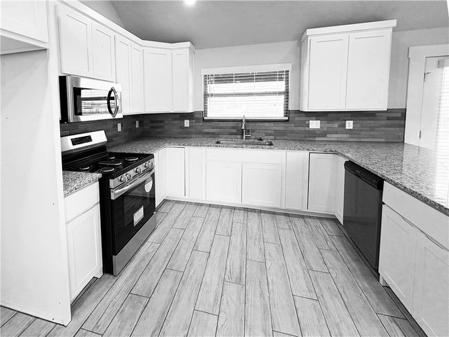 905 W Carley Dr, House other with 3 bedrooms, 2 bathrooms and null parking in Siloam Springs AR | Image 4