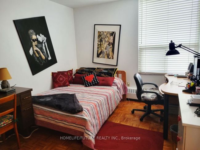 1201 - 60 Pavane Linkway, Condo with 3 bedrooms, 2 bathrooms and null parking in North York ON | Image 13