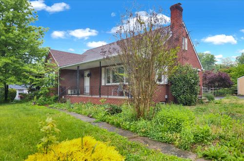 90 Upper Fricks Lock Rd, POTTSTOWN, PA, 19465-7914 | Card Image