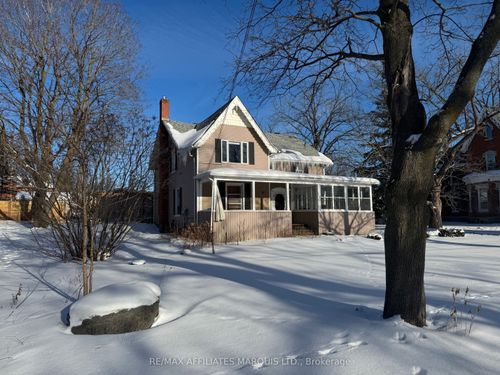 16 Lakeshore Dr, Morrisburg, ON, K0C1X0 | Card Image