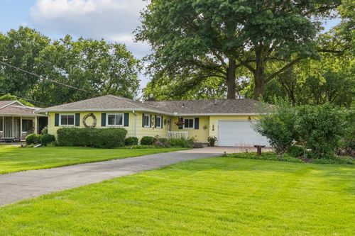 8512 Ridgewood Rd, Rock Island, IL, 61201-7614 | Card Image