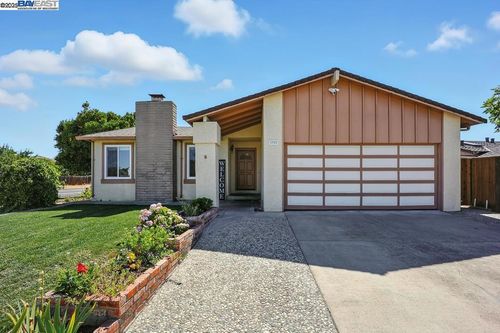 2702 Chinook Ct, Union City, CA, 94587-4915 | Card Image