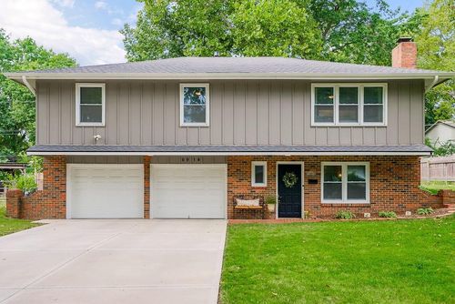 6914 Stearns St, Shawnee, KS, 66203-4102 | Card Image