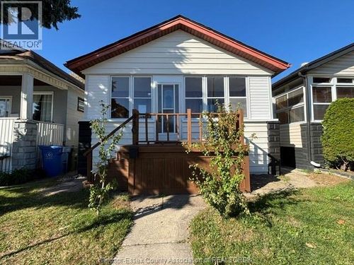 410 Caroline St, Windsor, ON, N9A6A6 | Card Image