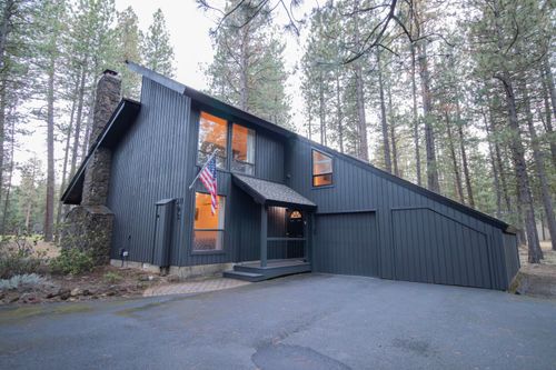 93-71085 Bracken Ln, Sisters, OR, 97759-0659 | Card Image