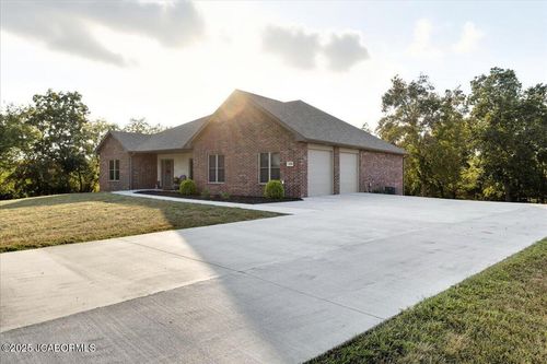 2660 Eagle View Spur, Holts Summit, MO, 65043-1256 | Card Image