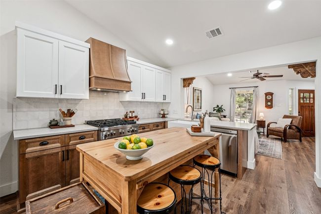 5962 Steiner, House other with 3 bedrooms, 2 bathrooms and 4 parking in Kyle TX | Image 8