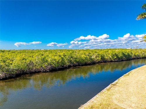 665 Macedonia Dr, PUNTA GORDA, FL, 33950-8012 | Card Image