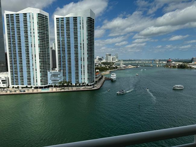 APT-1912 - 888 Brickell Key Dr, Condo with 2 bedrooms, 3 bathrooms and null parking in Miami FL | Image 15
