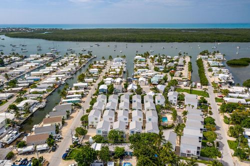 320 24th Street Ocean, Marathon, FL, 33050-2268 | Card Image