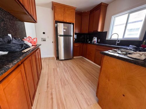 1527 77th Ave, Oakland, CA, 94621-2747 | Card Image