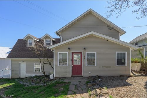 204 S Prospect Ave, Hartville, OH, 44632-9404 | Card Image