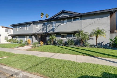 6652 Darby Ave, Reseda, CA, 91335-5470 | Card Image