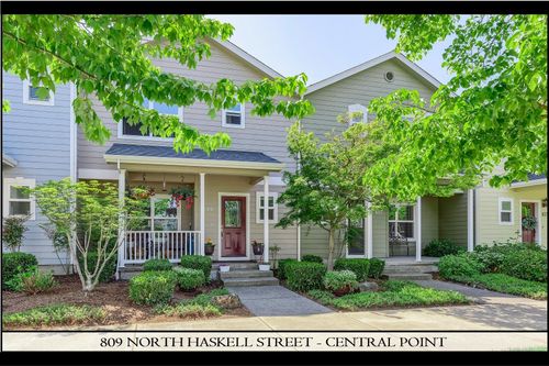 809 N Haskell St, Central Point, OR, 97502-2489 | Card Image