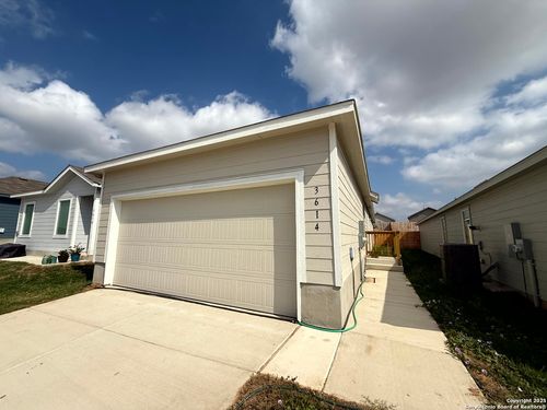 3614 Glade Crk, San Antonio, TX, 78245-5151 | Card Image