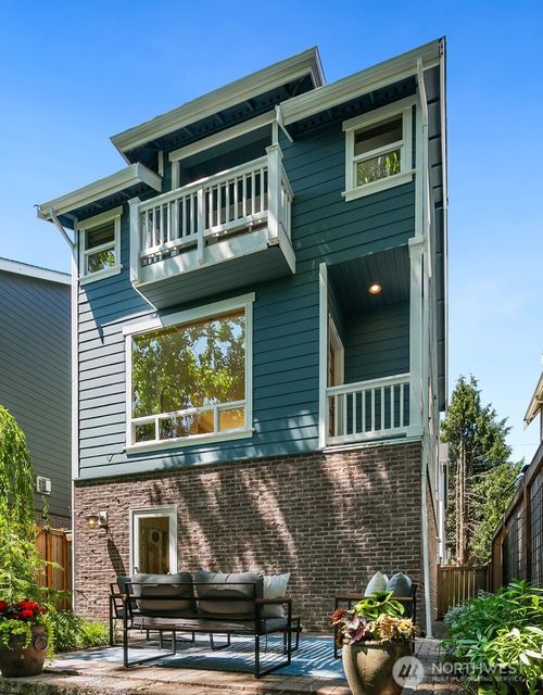 b-1414 25th Ave, Seattle, WA, 98122 | Card Image