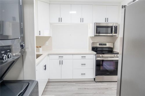 1530 47th Ave, Lauderhill, FL, 33313-5550 | Card Image