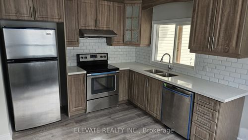 11 Rowntree Ave, Toronto, ON, M6N1R4 | Card Image