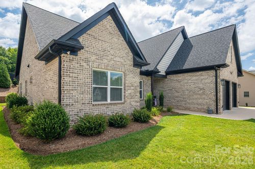 4282 Holly Cir Ne, Conover, NC, 28613-9424 | Card Image