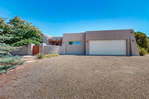 1 Reno Rd, Santa Fe, NM, 87508-2132 | Card Image
