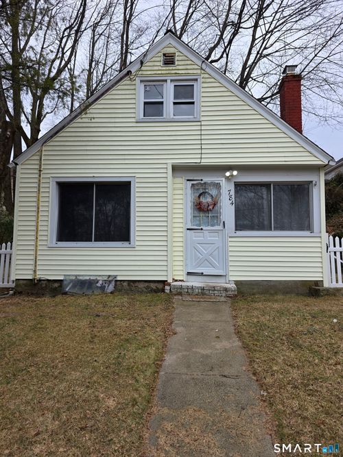 784 Howe Ave, Shelton, CT, 06484-2310 | Card Image