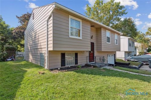 4229 Wickford Point Dr, Toledo, OH, 43607-2129 | Card Image