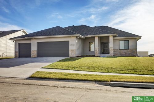 21155 Hartman Ave, Elkhorn, NE, 68022-5351 | Card Image