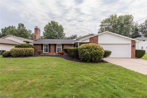 1767 Larkspur Dr, Lyndhurst, OH, 44124-2813 | Card Image