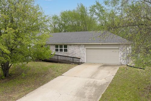 505 Laughlin Drive, Tonganoxie, KS, 66086 | Card Image