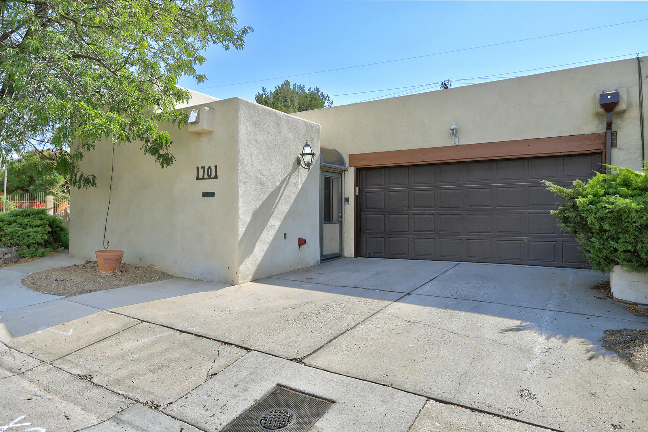 Miracerros Pl, Albuquerque, NM 87106
