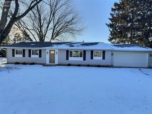 305 Magnolia Road, Huron, OH, 44839 | Card Image