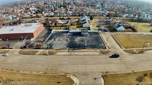 3017 Fort St, Wyandotte, MI, 48192-5311 | Card Image