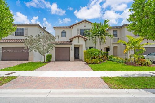 3274 W 96th Pl, Hialeah, FL, 33018-2039 | Card Image