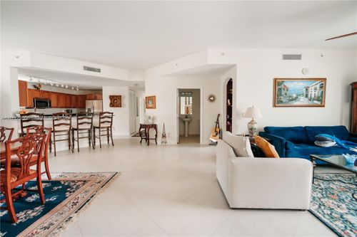 707-8390 Sw 72nd Ave, Miami, FL, 33143-7662 | Card Image
