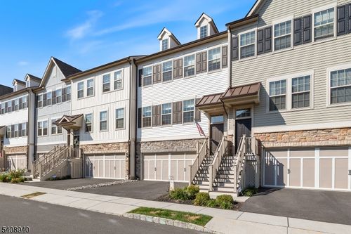 4 Marigold Ct, Warren, NJ, 07059-3901 | Card Image