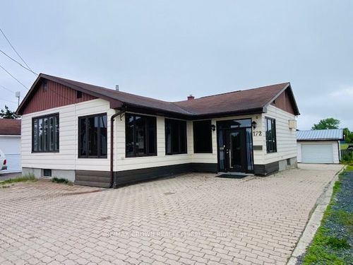 {{alt}} | Card Image