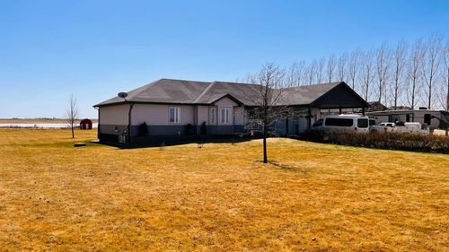 123069 Twp Rd 102, Burdett, AB, T0K0J0 | Card Image