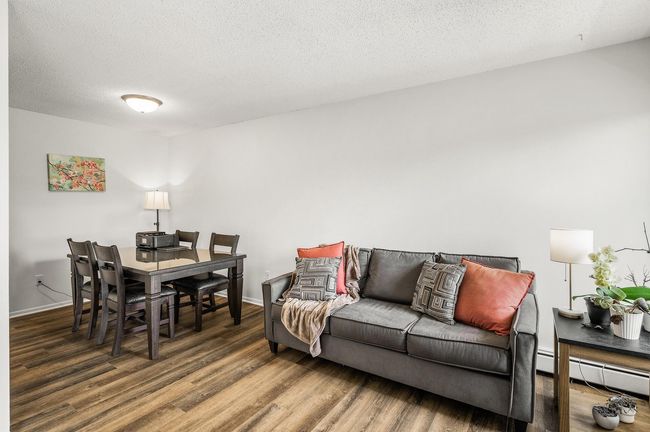 Many configurations for the living room | Image 13