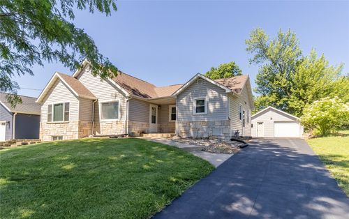 1230 Belmont Parkway Nw, Cedar Rapids, IA, 52405 | Card Image