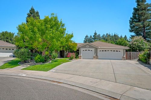 686 Mockingbird Ct, Merced, CA, 95340-8360 | Card Image