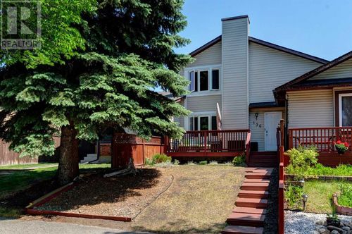 136 Deerview Dr Se, Calgary, AB, T2J6G9 | Card Image