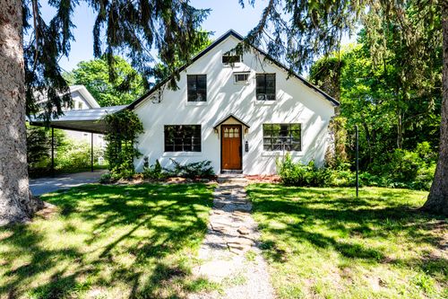 312 W Chicago St, Buchanan, MI, 49107-1551 | Card Image