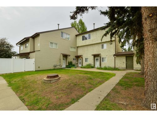 2B Meadowlark Villge Nw, Edmonton, AB, T5R5X3 | Card Image