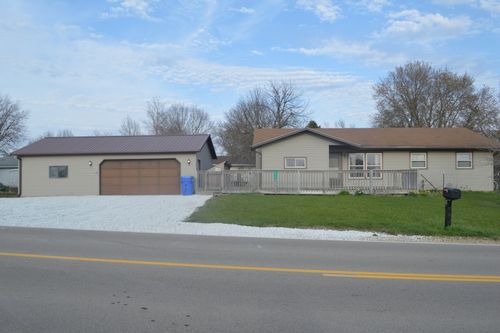 711 Wyanet Walnut Rd, Wyanet, IL, 61379-9642 | Card Image