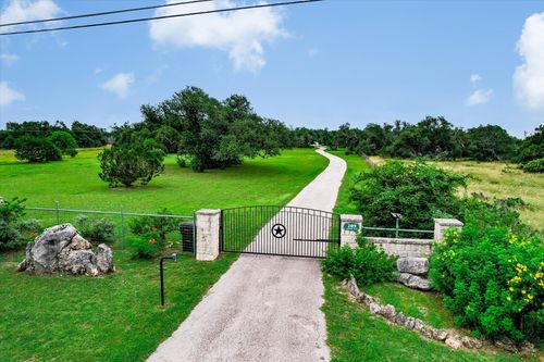 209 Cascade Trl, San Marcos, TX, 78666-1758 | Card Image